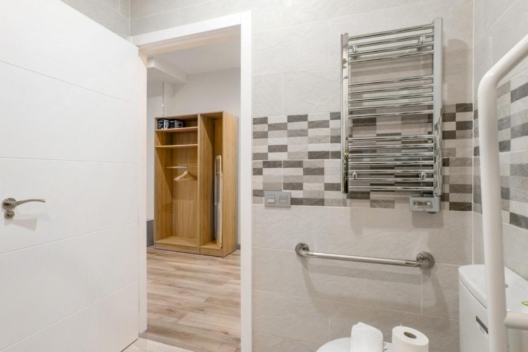 1 Bedroom 1 Bathroom Furnished - Justicia - Cozy - Mintystay Madrid Eksteriør billede